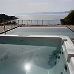 Kavos House *