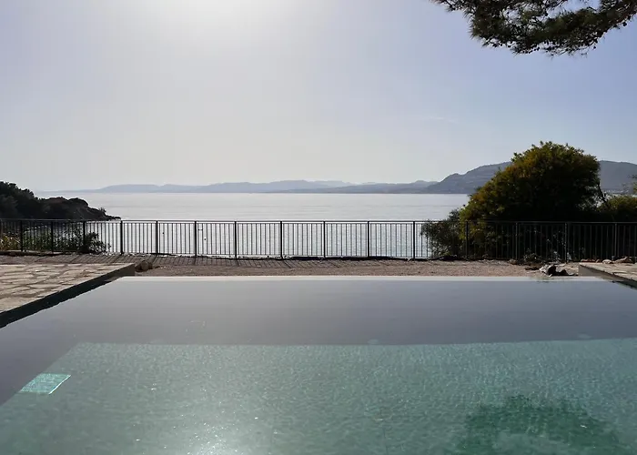 Kavos House