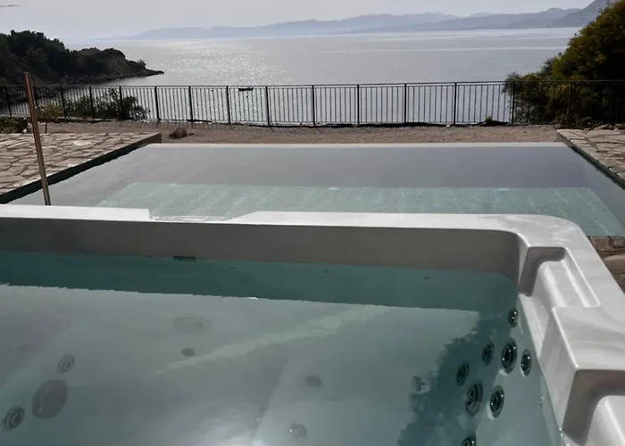 Kavos House *