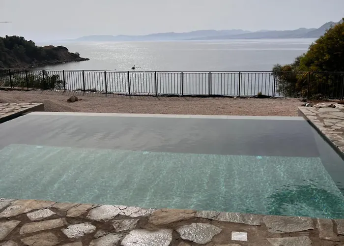 بيت للعطل Kavos House